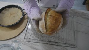 Пшеничный хлеб на закваске 100% влажности из муки 1 сорта.