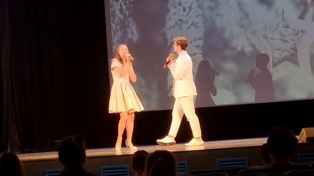 А снег идёт, а снег идёт - Ласо Максим смотреть онлайн