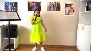 Манэ Титанян "Мир похож на цветной луг "
