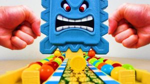 Видео для детей. Крутые горки и лабиринт с ловушками для разноцветных шариков. Детям