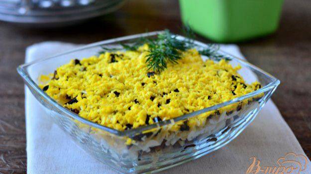 Салат с курицей и грибами