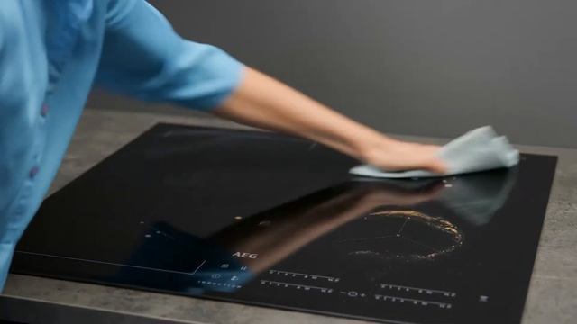 Odkryj mleczko Vitro Care - idealne do czyszczenia płyt indukcyjnych смотреть онлайн