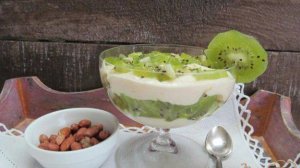 Десерт из киви с творогом