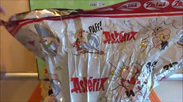 2015 Asterix & Obelix Maxi Chocolate Surprise Egg + Toy Unpacking Huevos Sorpresa смотреть онлайн