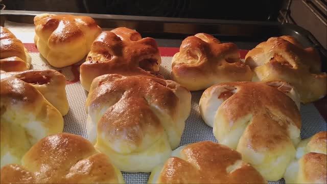 Булочки с капустой. ОСЕННИЕ ЛИСТИКИ. Пирожки с капустой в духовке на кефире. Выпечка на кефире