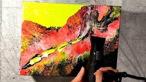 Холст - поле боя, где тепло и свет вытесняют тьму #флюидарт #акрил #абстрактар #паганини #каприз