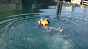 CREWSAVER CREWFIT165Sport 膨張テスト