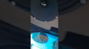 На основной работе встретили громкий JCB, когда не можешь даже работать без громкой музыки