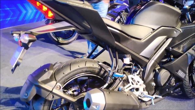 New Yamaha R15 ABS Darknight: Overview & Walkaround смотреть онлайн