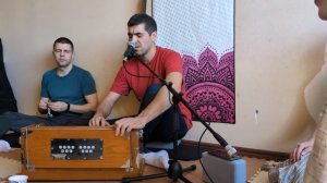 Киртан в исполнении Абхай Чайтанья Прабху 23.03.25