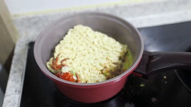 제주 바다에서 직접 잡은 성게, 게라면 먹방입니다. (남원포구 부근 채집,낚시)