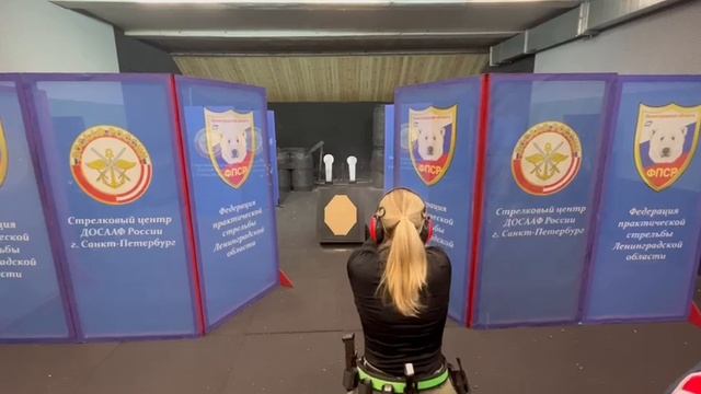 Софья Дрозденко на соревнованияхпо стрельбе