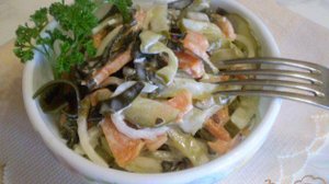 Морской салат с морковью и огурцом