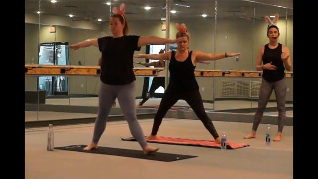 Bikram Yoga 60 minutes with @bikramyogamom. смотреть онлайн