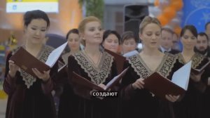 Это жизнь в африканской стране Эсуатини. МОЛОДЫЕ ЖЕНЩИНЫ ТАНЦУЮТ В ЛЕГКОЙ ОДЕЖДЕ