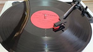 Обзор проигрывателя виниловых пластинок Alive Audio Gramophone
