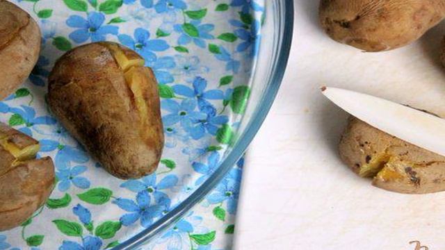 Запечёный вареный картофель