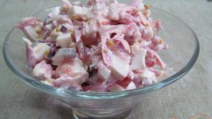 Салат с редькой и крабовыми палочками