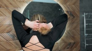 Как сделать стильный низкий пучок всего за 5 минут!