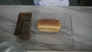 Пшеничный формовой хлеб на закваске. Тостовый. На молоке и семенами кунжута.