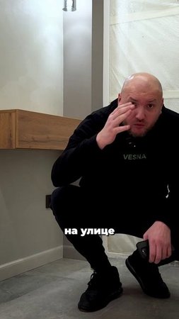 Керамогранит в прихожей лучше решение.