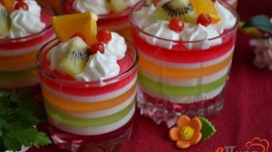 Слоеное желе в стаканчиках