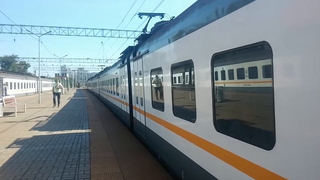 ЭП2Д-0014 и ЭП2Д-0011 ЦППК Перекраска Наше Подмосковье На станции Очаково смотреть онлайн