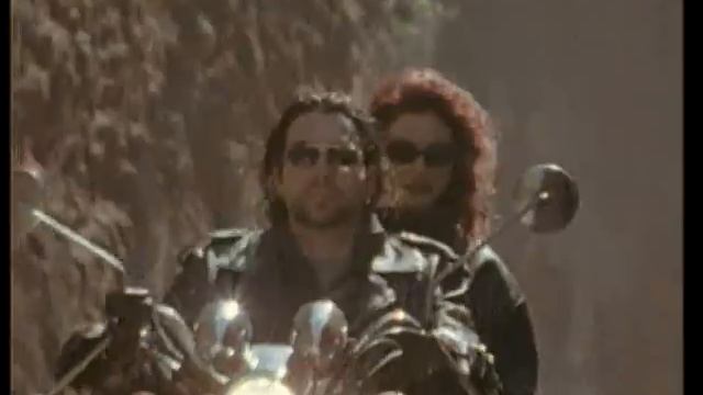 Emel Müftüoğlu - Hovarda смотреть онлайн