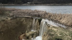 Новороссийск с.Раевская водопад на безымянном озере.