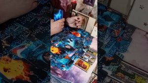 Чей чёрный глаз за твоей спиной?
