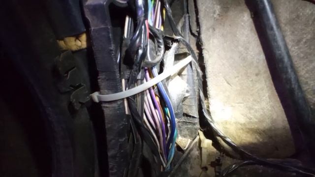 Dodge Caravan 2001 г. Подключение обогрева зоны дворников за 3 минуты. смотреть онлайн