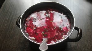 Постненькое- холодный борщ.