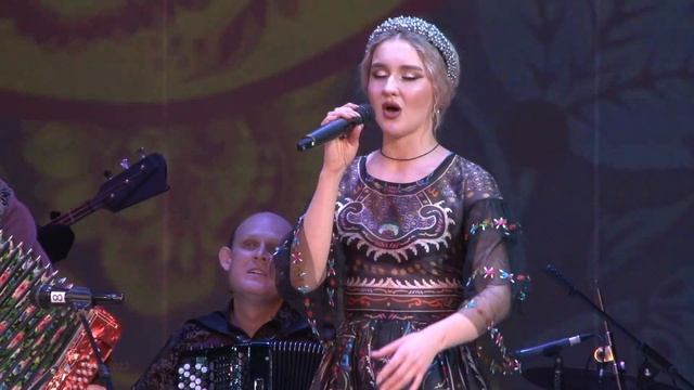 "Ярмарка" и Анастасия Коновалова - Есть любовь или нет