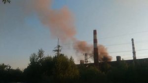 Дымящий завод в городе Электросталь