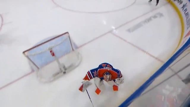 10-й гол Дмитрия Воронкова в НХЛ. смотреть онлайн