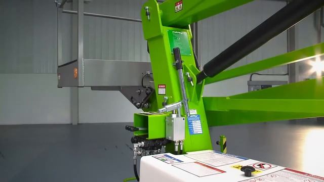 Демонстрация прицепного подъемника Nifty 120 смотреть онлайн