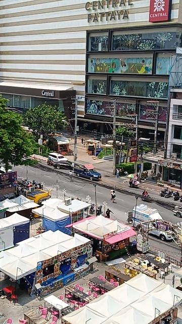 Вид из номера  Caesar palace hotel на Central Pattaya