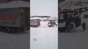 МТЗ 82 вытаскивает фуру