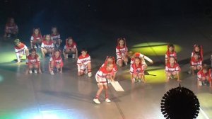 Бабл гам детки танцуют