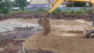 Засыпка котлована песком гусеничным экскаватором - steh39.ru