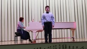 "Вдоль по улице молодчик идет", русская народная песня