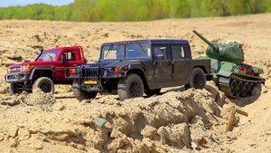 🚙💦 Спасение танка в песке! Hummer H1 и Toyota vs Вода и Песок! (RC Экстрим)