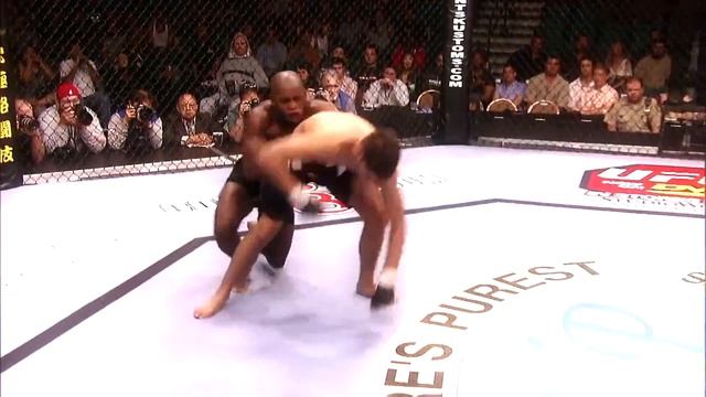UFCVINE 1 Выруб с ноги  bM