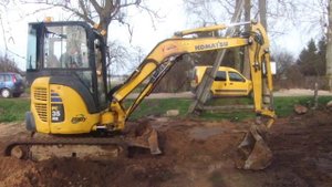 Миниэкскаватор Komatsu PC35 планировка приусадебного участка. Калининград