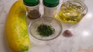 Салат из сырых кабачков с чесноком и укропом