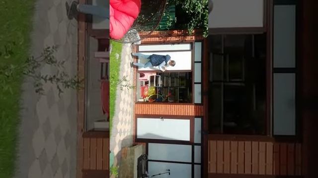 Матовое раздвижное остекление зоны хранения инвентаря