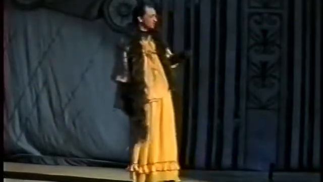 Песня Бабса "Элла здесь, а я открыться не могу..." смотреть онлайн