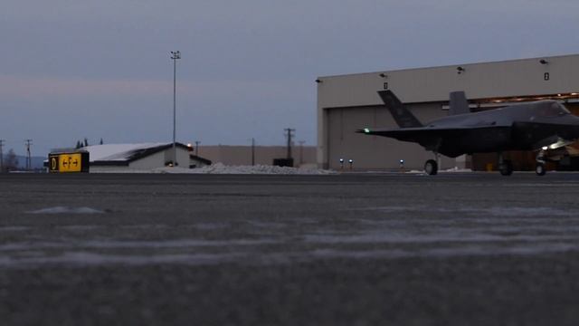 F-35 Lightning II joint strike fighter to take on Nato's nuclear role for the first time смотреть онлайн