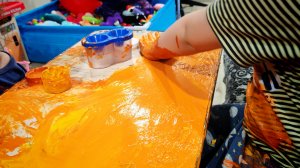 рисуем пальчиковыми красками с детьми, детские развивающие игры для малышей