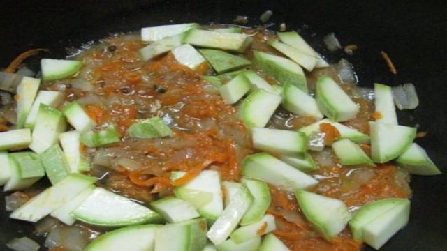 Тушеные кабачки с рисом в мультиварке